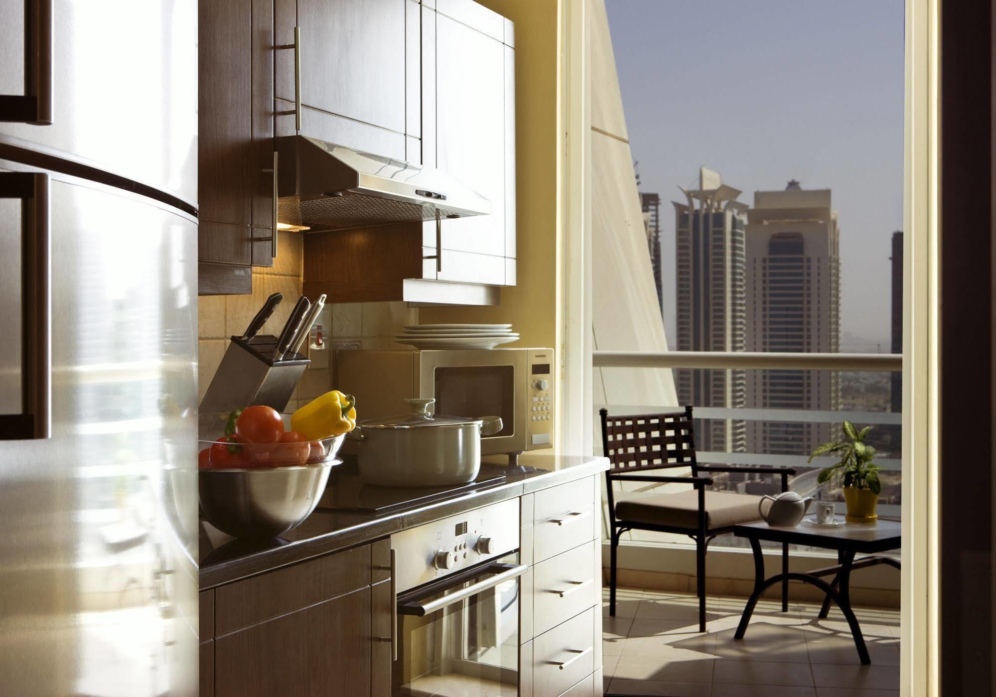 Dusit princess residence dubai. Dusit Residence Dubai Marina Дубай. Dusit Princess Residences Dubai Marina. Dusit Princess Residences Dubai Marina Apartment.